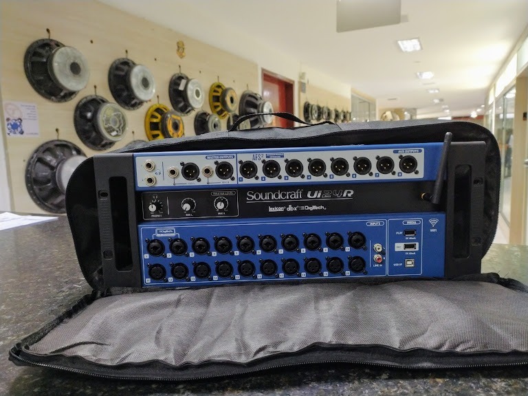 Mesa Som Digital Soundcraft Ui24r + Capa + Direct Box MCXQualysom